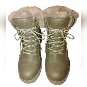 Woman's Lugz Green and Cream Winter Boots with Fleece Lining, Size 7 NWOT No Box